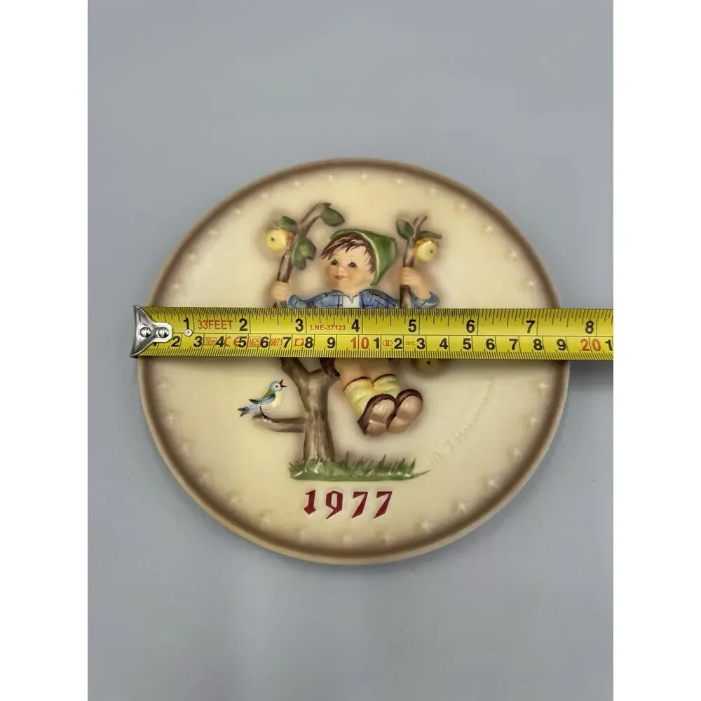 1977 Goebel Hummel Annual Collector Plate Hum 270 Porcelain W. Germany